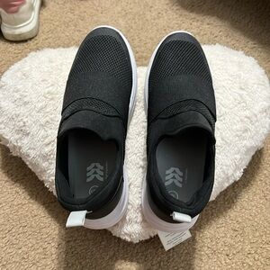 All in motion walking shoes